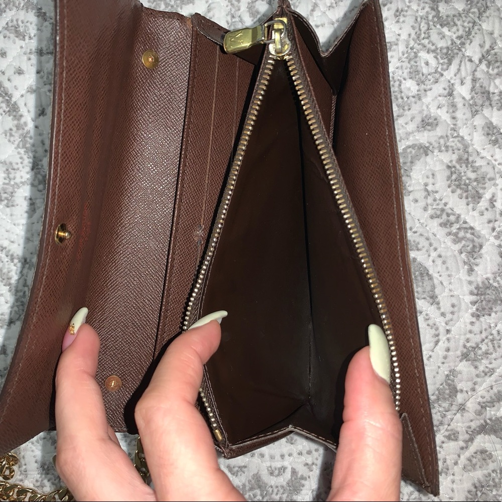 Louis Vuitton Handbag - Picture 5 of 9